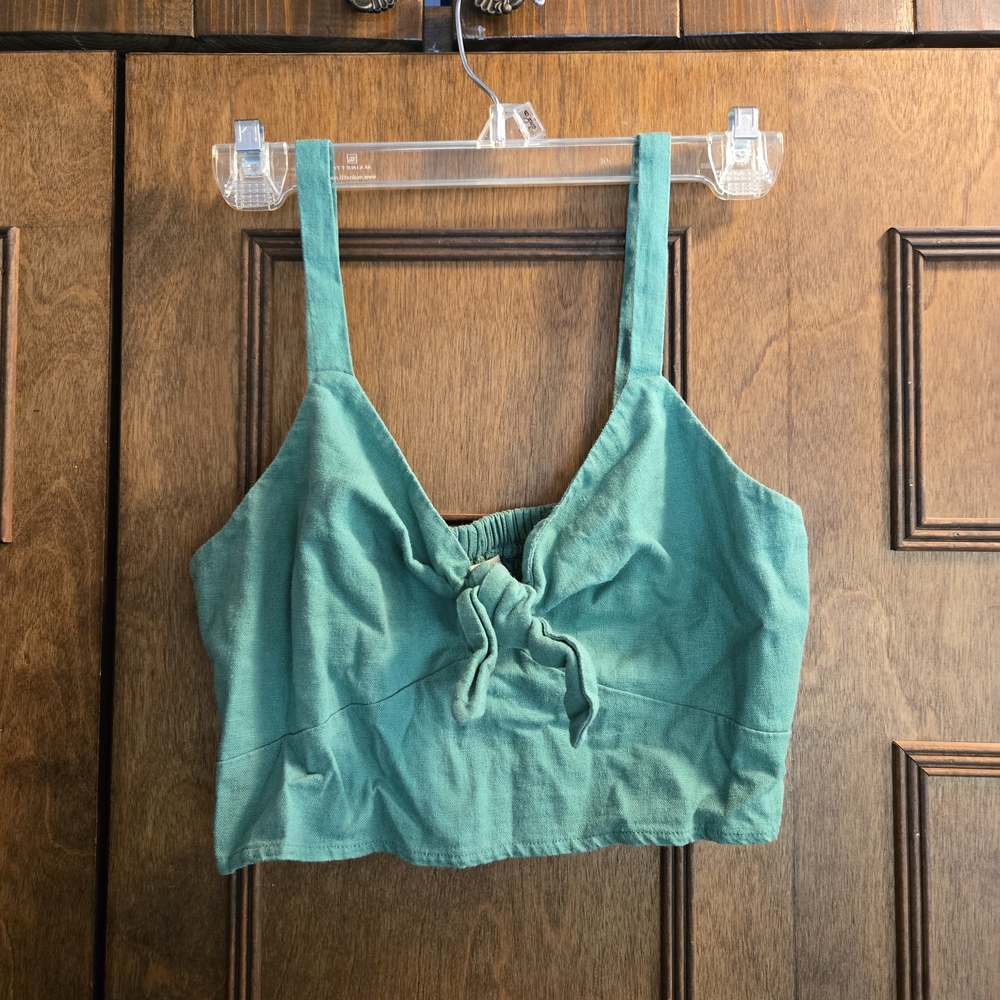 Universal Thread Green Knot Front Crop Top